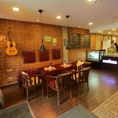 Thumbelina Apartments & Hotel Aluthgama Buitenkant foto
