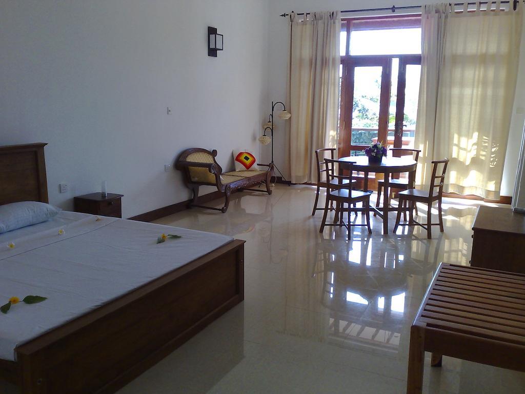 Thumbelina Apartments & Hotel Aluthgama Buitenkant foto