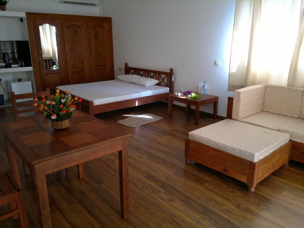 Thumbelina Apartments & Hotel Aluthgama Buitenkant foto
