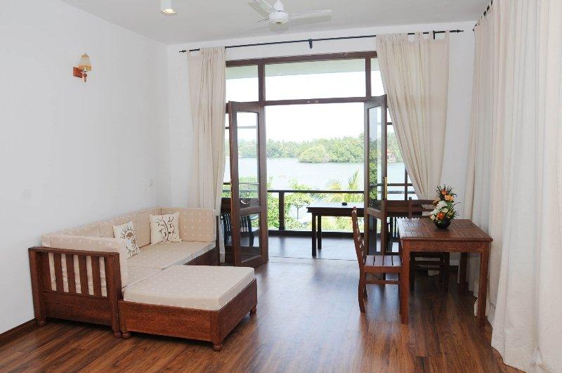 Thumbelina Apartments & Hotel Aluthgama Buitenkant foto