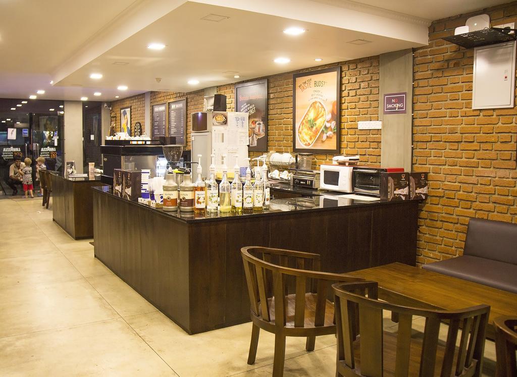 Thumbelina Apartments & Hotel Aluthgama Buitenkant foto