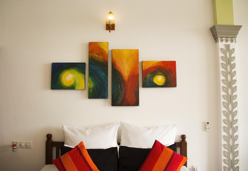 Thumbelina Apartments & Hotel Aluthgama Buitenkant foto