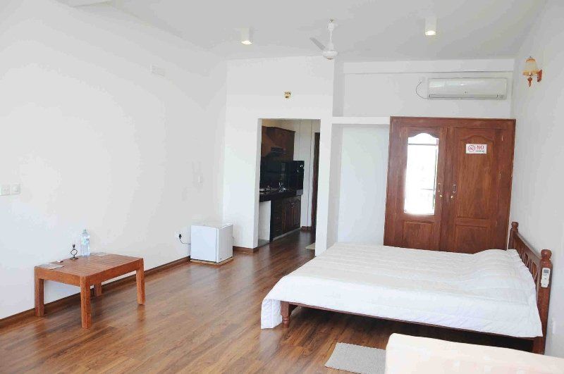 Thumbelina Apartments & Hotel Aluthgama Buitenkant foto