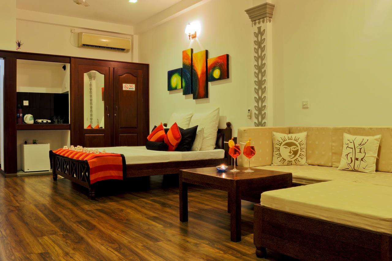 Thumbelina Apartments & Hotel Aluthgama Buitenkant foto