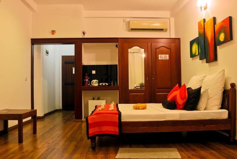 Thumbelina Apartments & Hotel Aluthgama Buitenkant foto