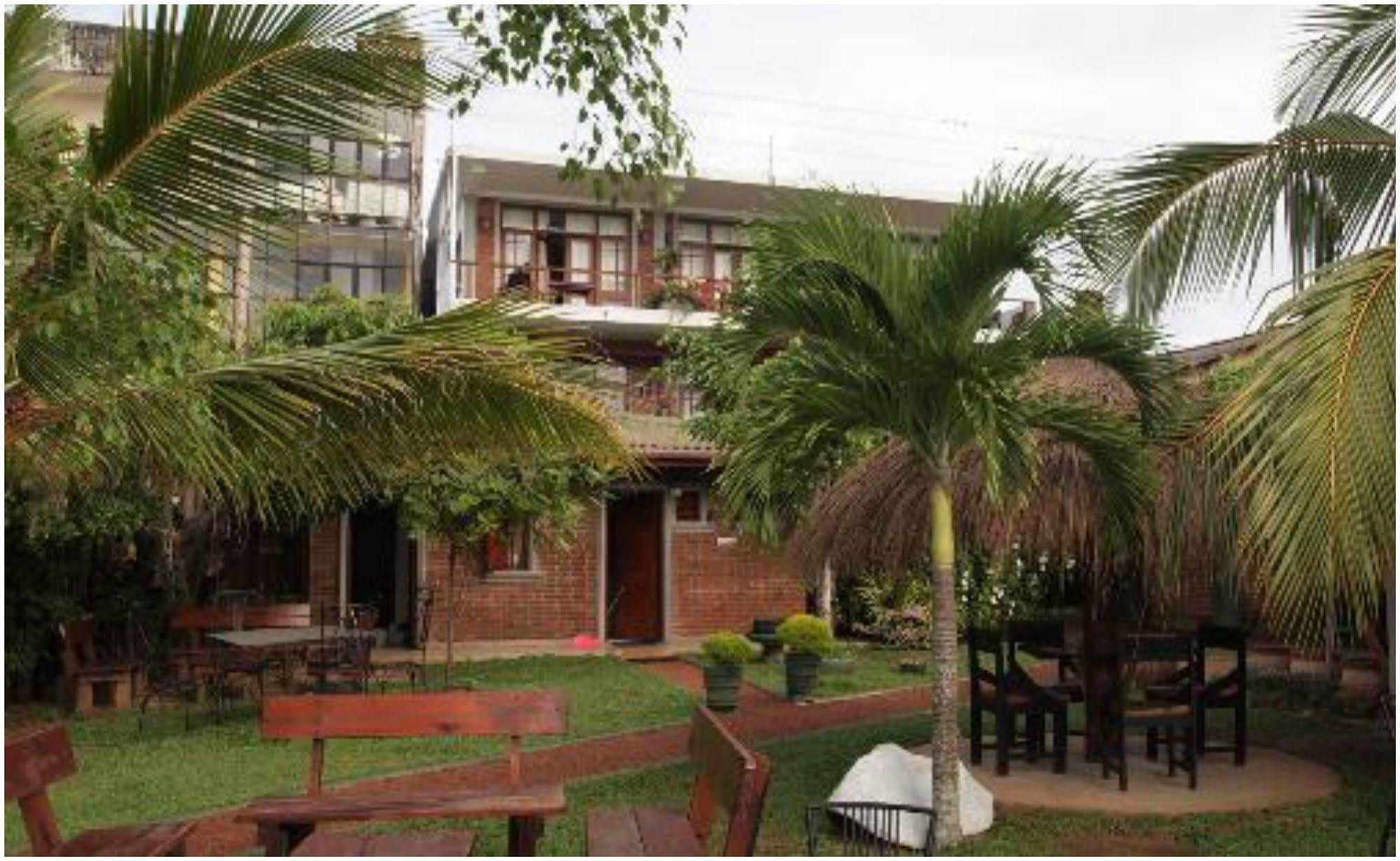 Thumbelina Apartments & Hotel Aluthgama Buitenkant foto